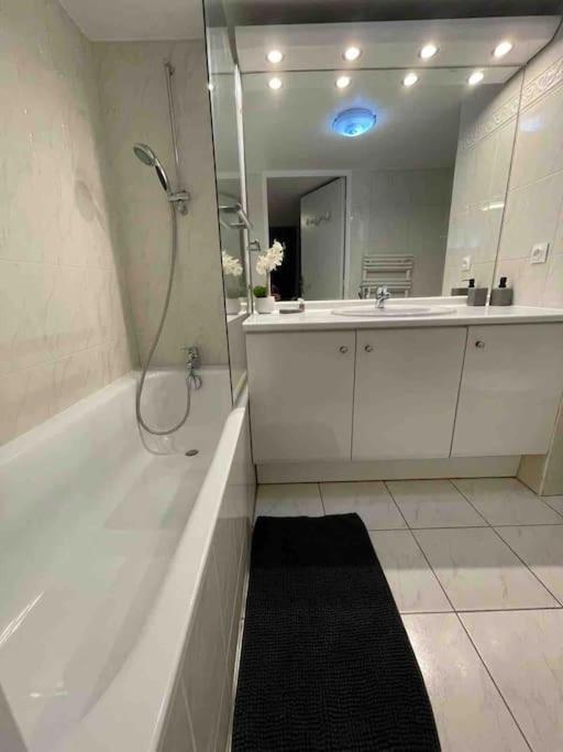 Magnifique Duplex 45 M2 Aux Portes De Paris Metro Barbara A 30Mn Expo Porte De Versailles Montrouge Exterior photo